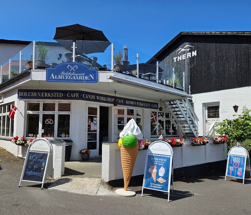 Almuegaarden - Bolcheværksted & Is-café i Gudhjem