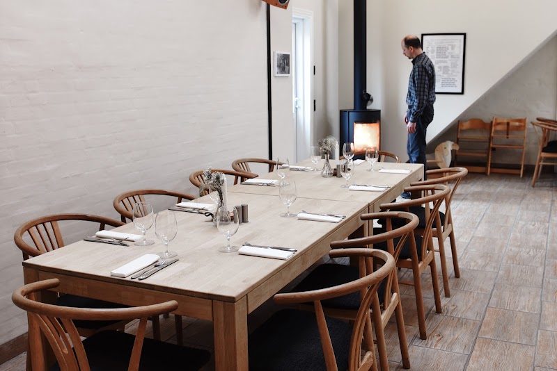 Mandøpigen: Cafe, Turbåd & Lejligheder